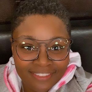 Meet your Posher, Candace